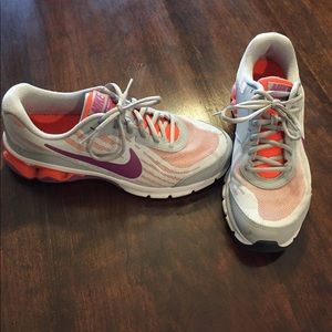 Nike size 9 reax run 9